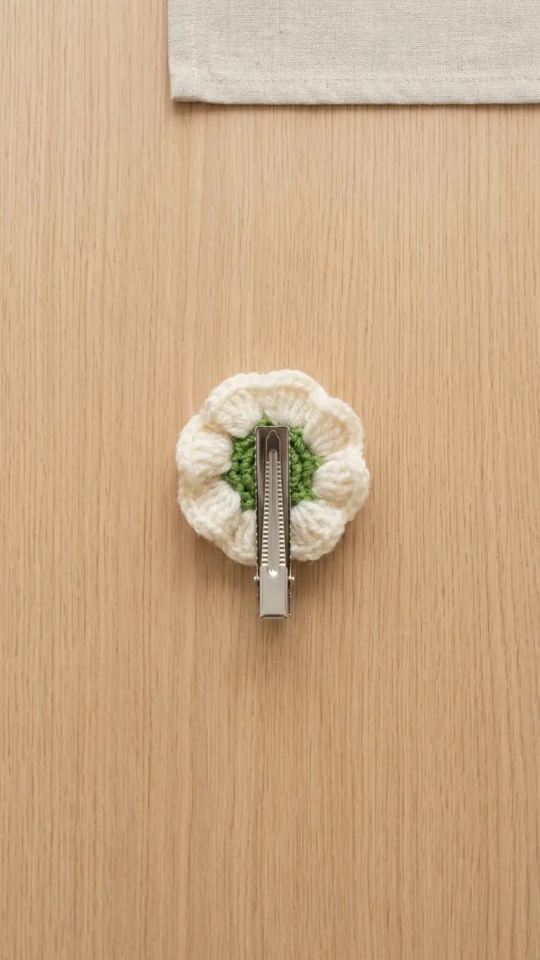 Handmade Crochet Daisy Flower Hair Clip close up details