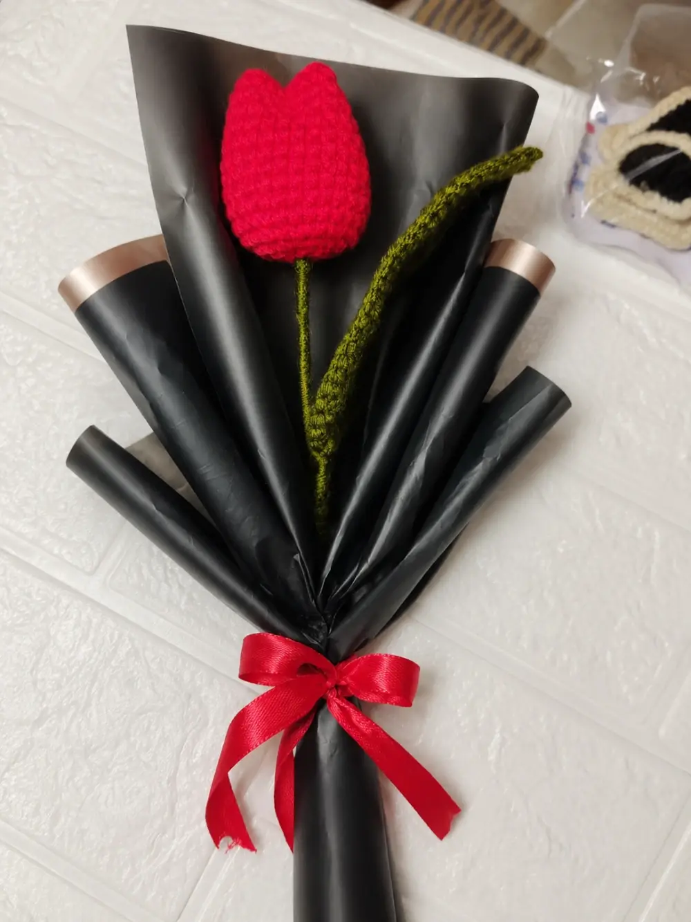 Handmade Crochet Tulip Bouquet – Red Pink Tulip
